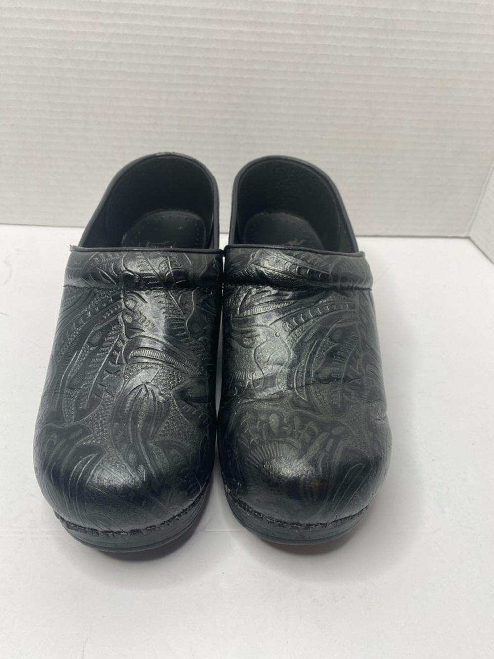 Dansko Black Embossed Leather Slip-On Clogs in great condition size 39